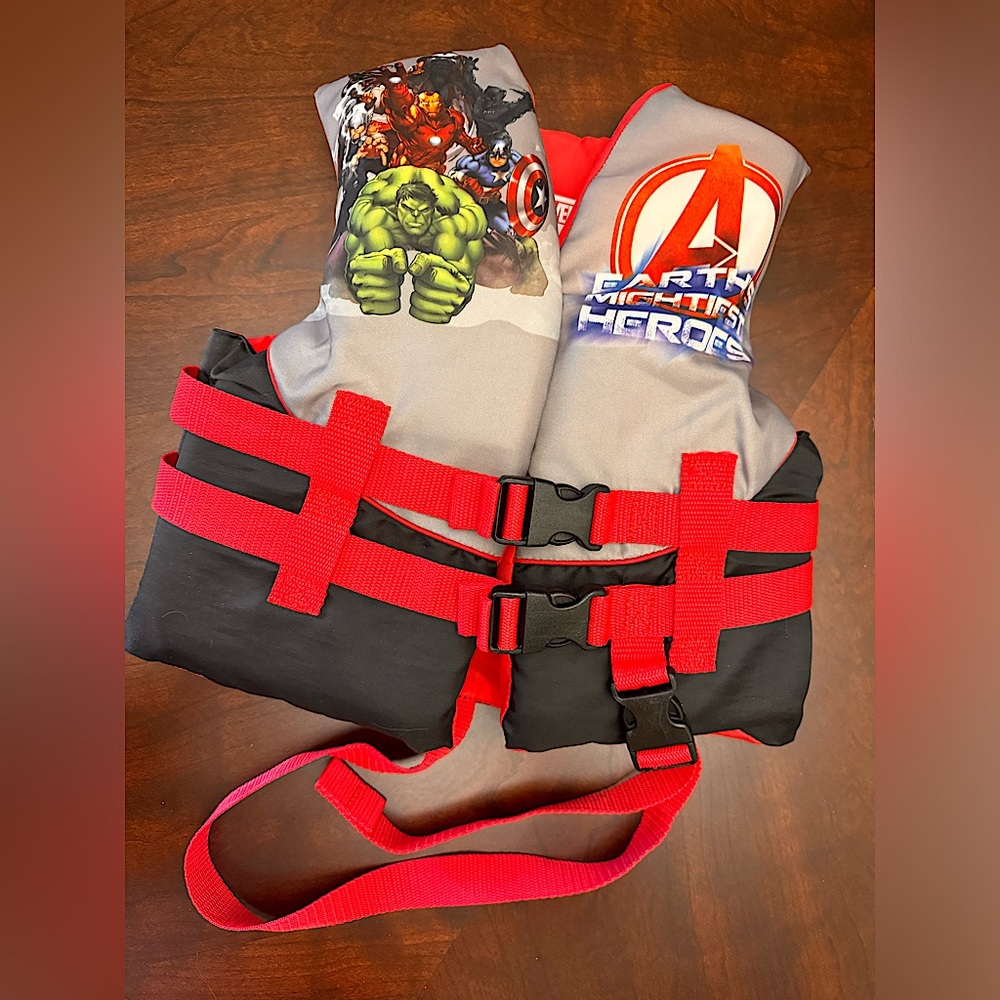 Marvel Swim Trainer Life Jacket for kids. US Coast Guard Approved 30-50 lbs.